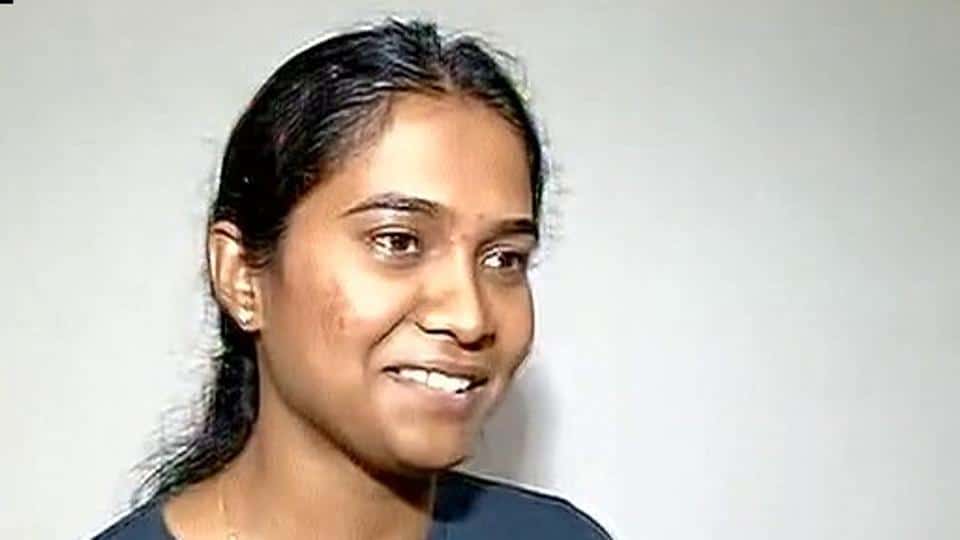 Nandini Kr Ias Upsc Topper 17 Rank 1 Interview Biography Marks